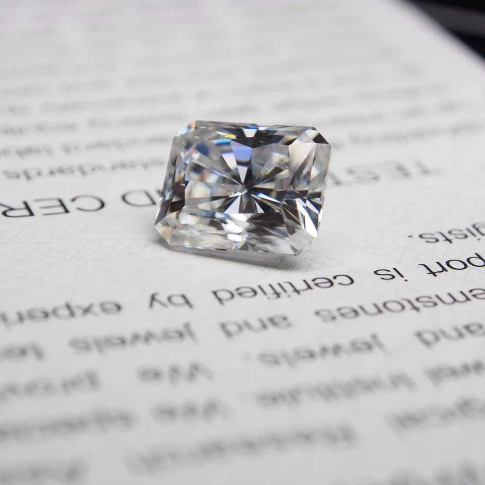 辐射切割散装白色莫桑石白色 D 色 VVS1 带证书 — 第 2/4 张图片