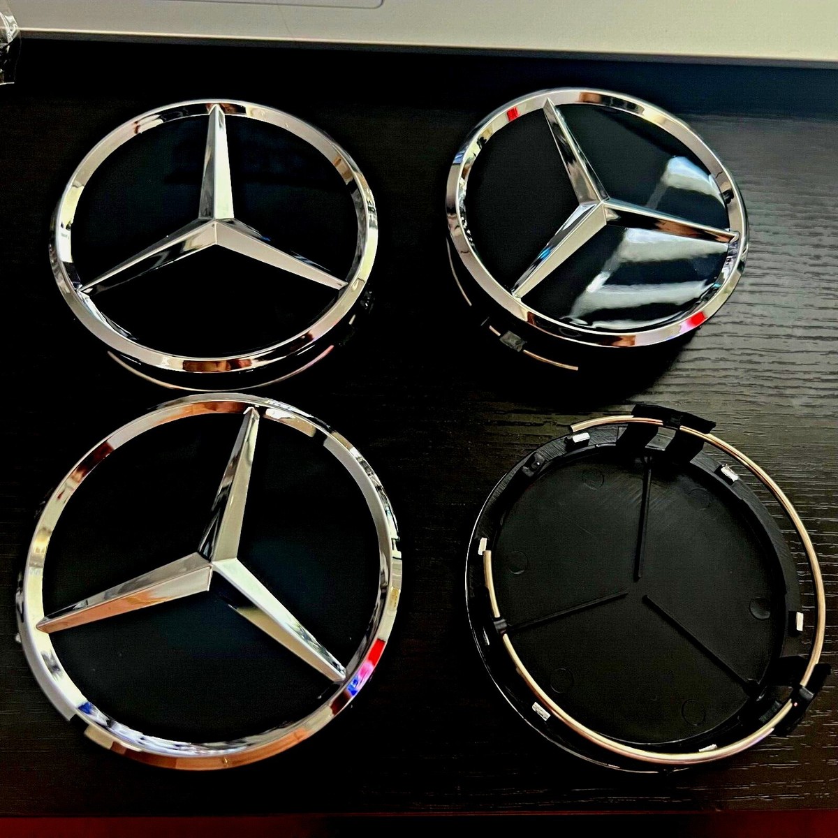 ラジコンカーエンジン Mercedes-Benz　Eクラス SET OF 4 MERCEDES BENZ WHEEL CENTER CAPS BLACK/DARK/SILVER