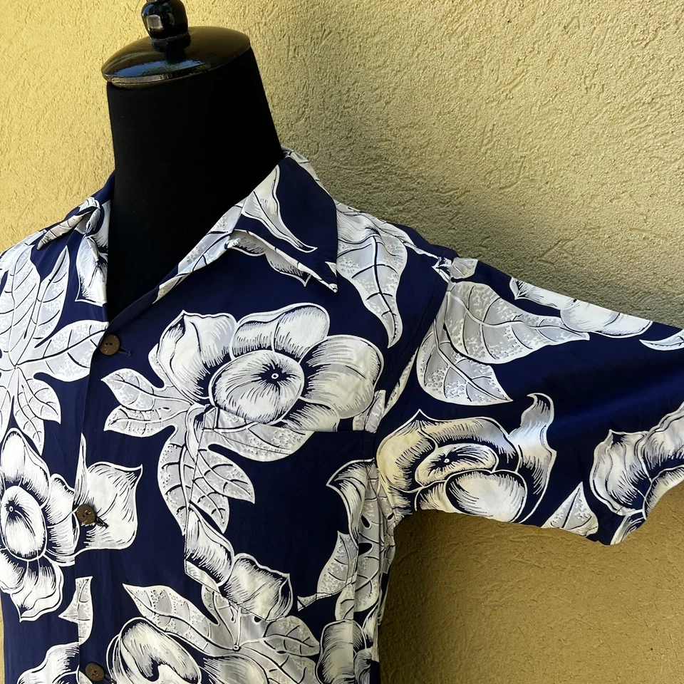 Camisa KILOHANNA 40s 1940’s Vintage Azul Marinho Rayon Havaiana Aloha Floral Luau P - Imagem 3 de 4