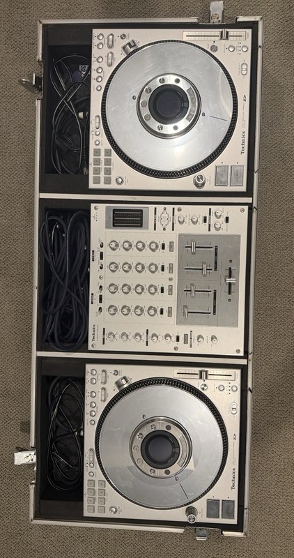 Technics SL-DZ1200 Digital Turntables & SH-MZ1200 Mixer Complete DJ Set w/ case