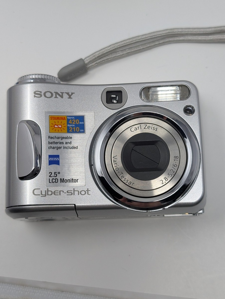 Sony Cyber-Shot DSC-S90 4.1MP Digital Camera Silver Keeps Shutting