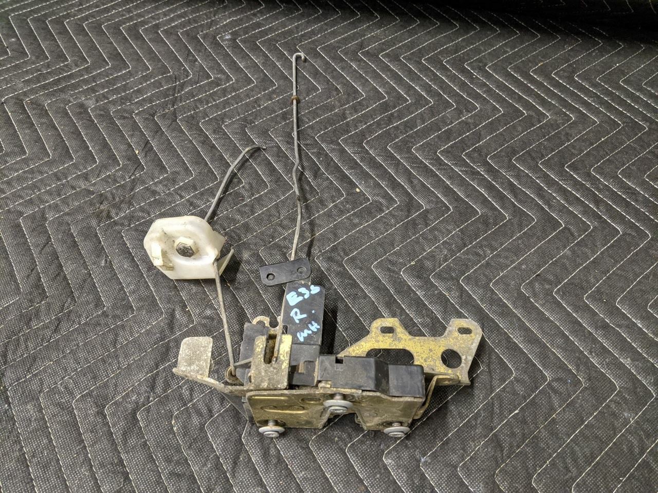 BMW E30 3-Series Convertible Door Lock Actuator Right Passenger 