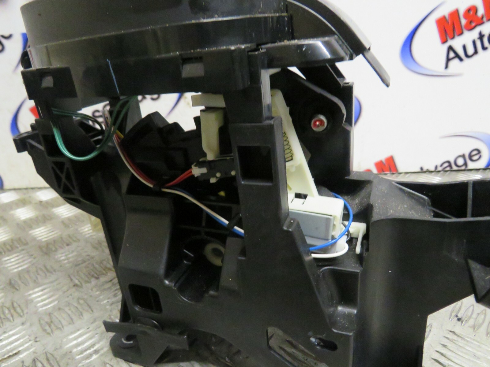 NISSAN JUKE F15 20102019 LEATHER AUTOMATIC GEAR SHIFT LEVER GENUINE