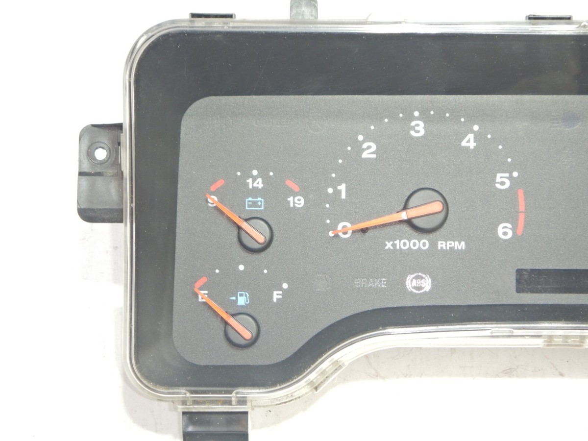 Jeep Wrangler TJ 01-02 Speedometer Gauge Instrument Cluster 200