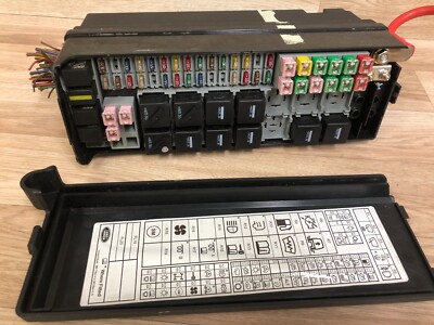 RANGE ROVER LR3 OEM FRONT ENGINE BAY SAM FUSE BOX BLOCK FUSES RELAY 05-09