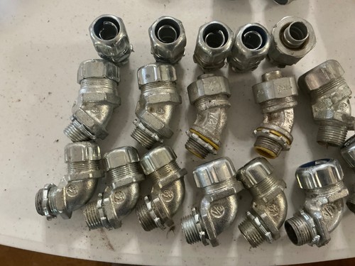 Crouse Hinds LT7590G SA 90° Bodenbox mit 9 plus 35-teiliges Sortiment und mehr - Bild 2 von 5