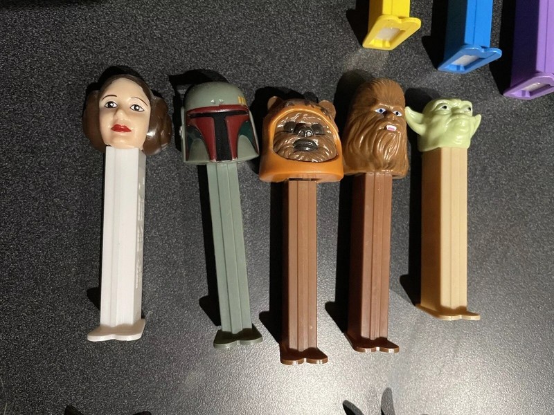 Pez 5 Star Wars-retired Vintage Boba Fet ,lea,chewy,yoda,ewok.