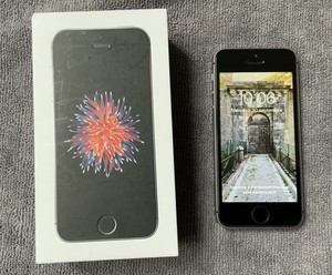 Apple iPhone SE 128Go Gris Sidéral Smartphone