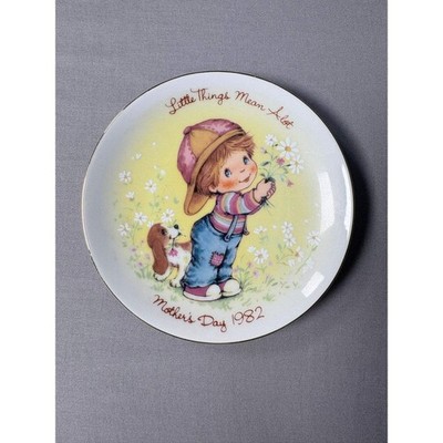Vintage Avon 1982 Mother's Day 5'' Wall Plate Decor ''The Little Things Mean A Lot