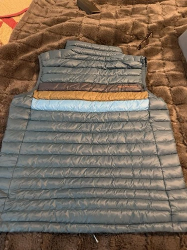 Cotopaxi Fuego Men's M 800 Fill Down Full Zip Striped Puffer Vest Blue image 4