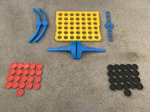 Milton Bradley Hasbro The Original Game of Connect 4 2006 Board Game No Manual - Picture 3 of 8