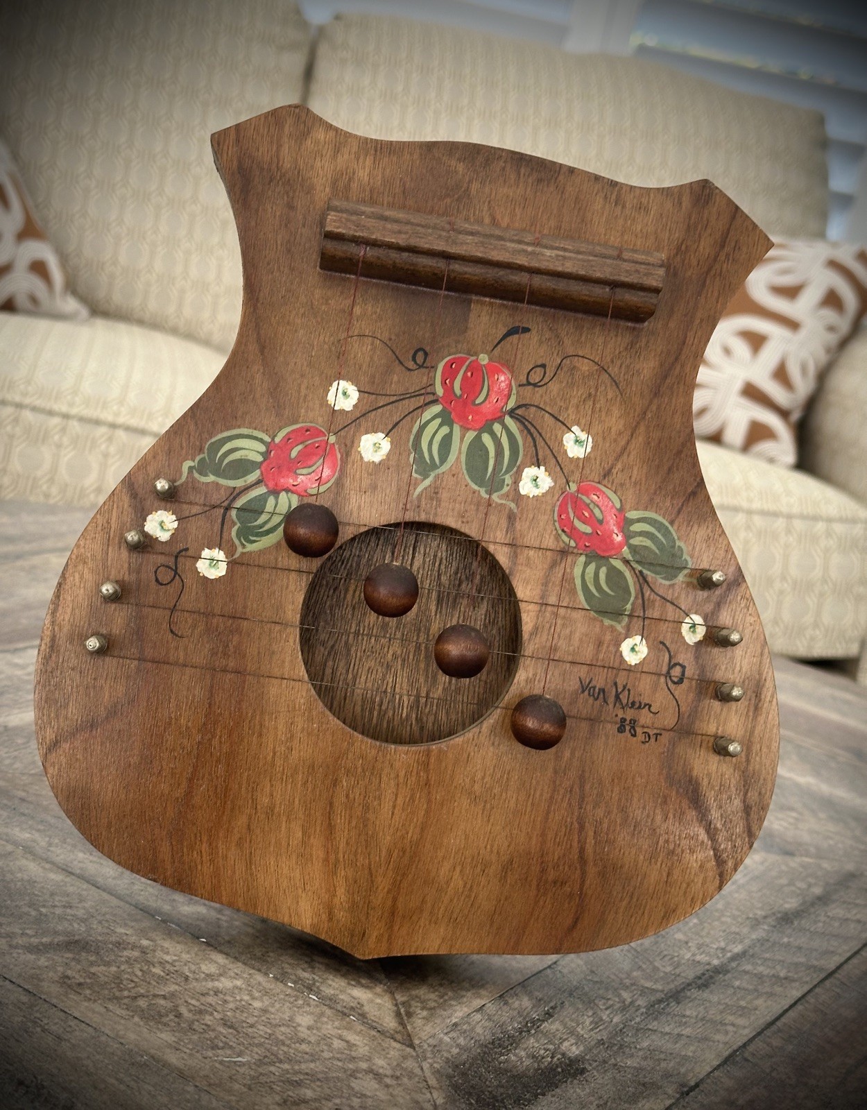 Van Klein Sign Love Cottage 1988 Vintage Wooden Door Harp 4-String Strawberry’s 