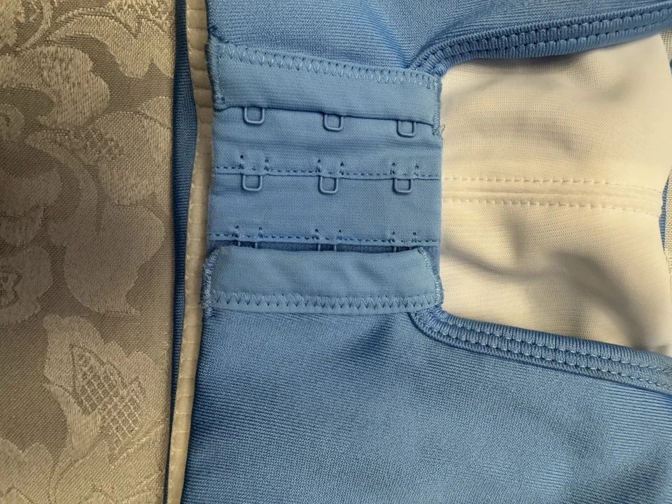 Движущийся комфортный спортивный бюстгальтер размер 32B стиль Fiona 350003 без проводов с пятнами - Изображение 3 из 4