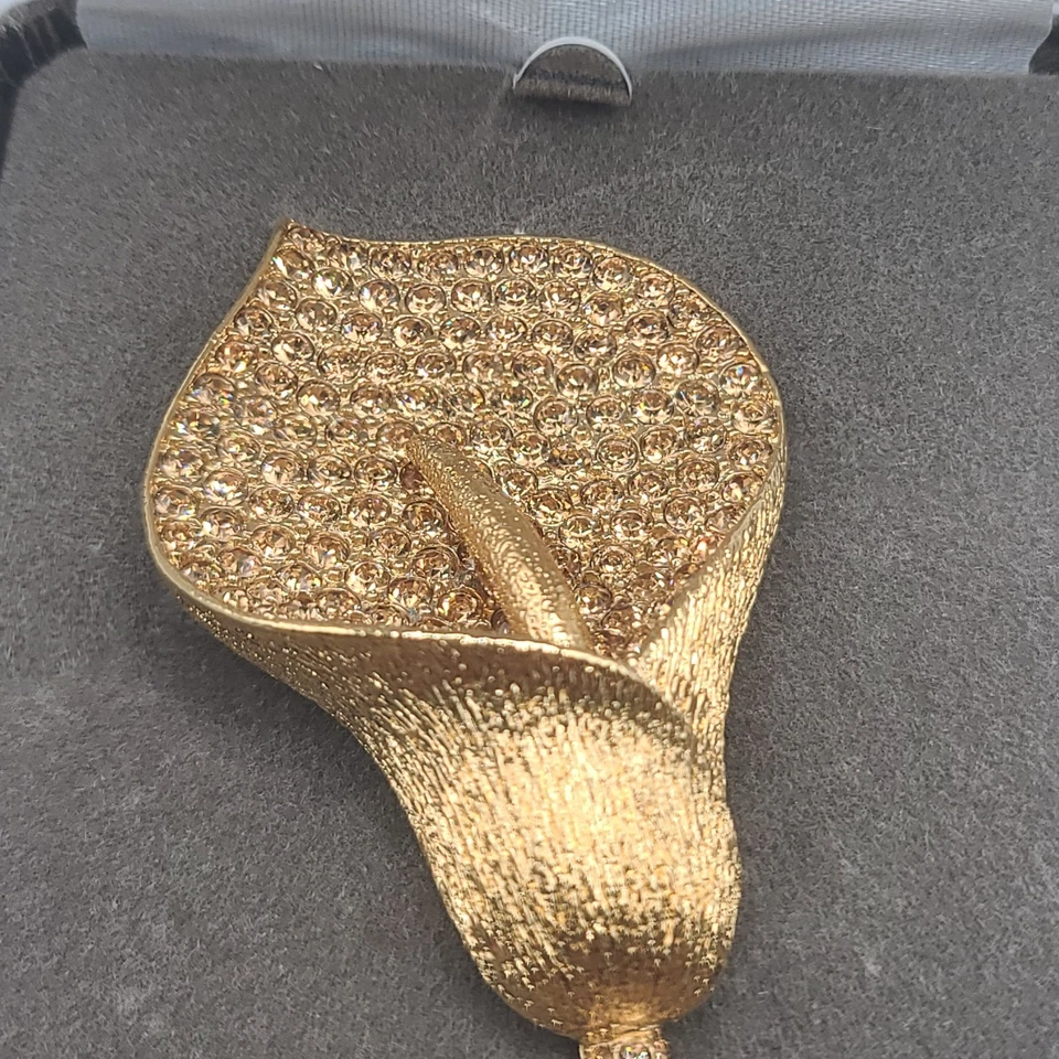 Broche Nolan Miller Flor Lirio Estrás Tono Dorado Firmado En Caja Foto 3 de 4