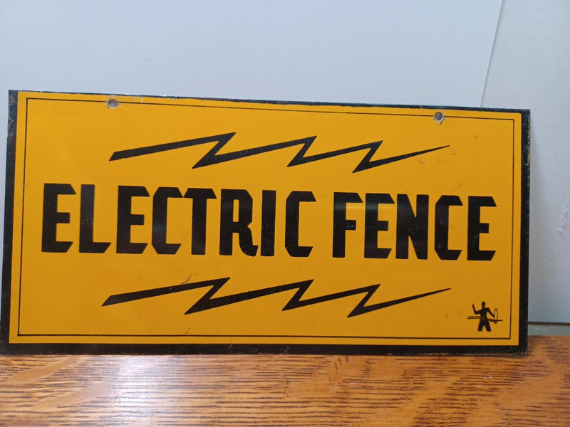 Vintage Tin Yellow ELECTRIC FENCE Metal Sign 8" x 4" JRR52