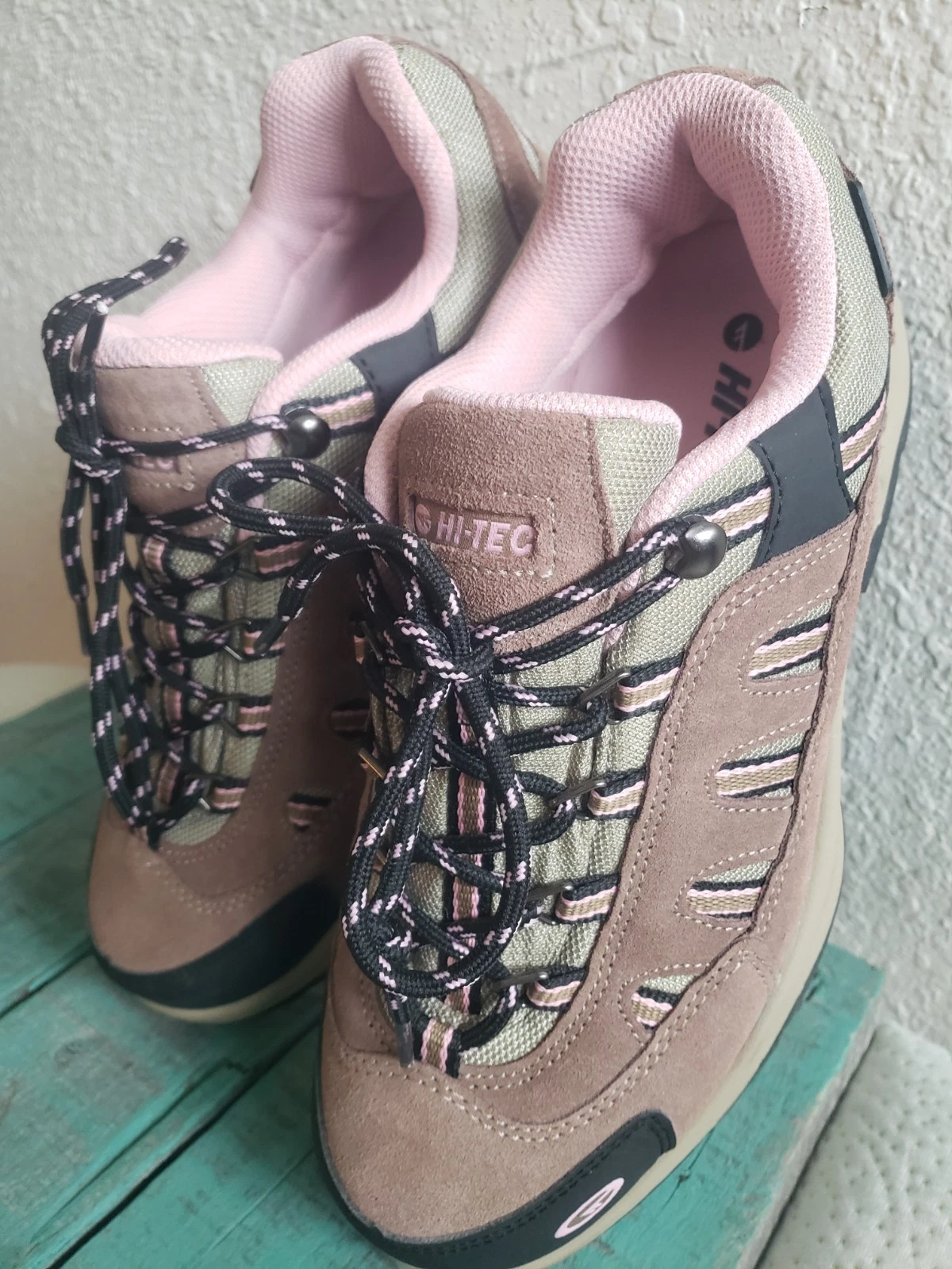 HI-TEC Bandera Low Hiking Shoes Women 9.5 Brown/Pink Dri-Tec Waterproof Shoe