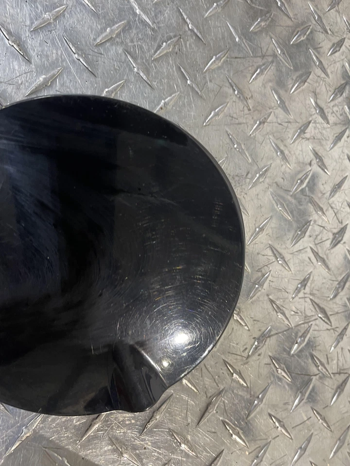 Черная дверь топливного бака 1998-2005 Mercedes Benz ML55 AMG W163 оригинальная - Изображение 3 из 4