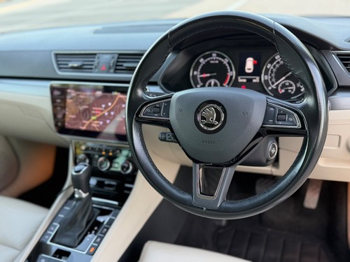 Skoda Superb 2018 2.0tdi 190hp Diesel  Estate - Picture 18 of 23