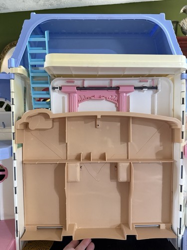 Rara casa delle bambole vintage 1997 Fisher Price Loving Family Grand 4618 tetto blu - Foto 17 di 23