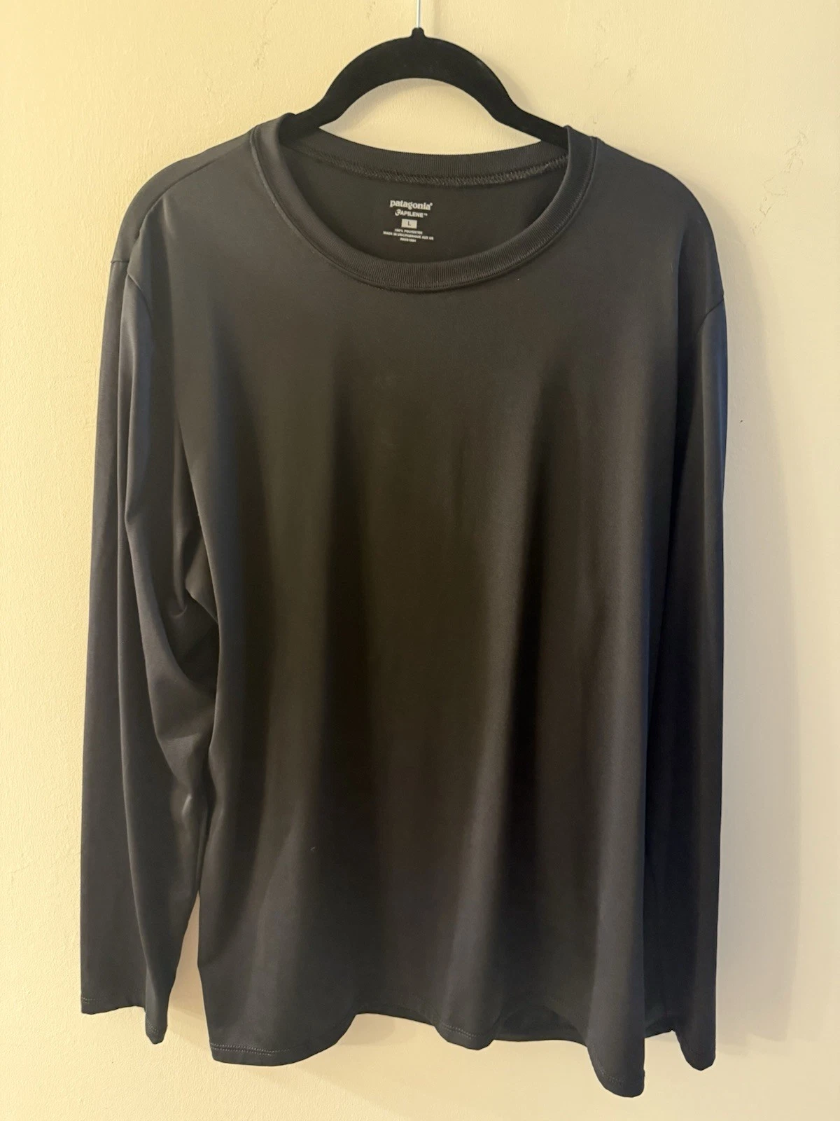 Patagonia Capilene Base Layer Shirt Men’s Large Black Long Sleeve 45003 FA01 USA