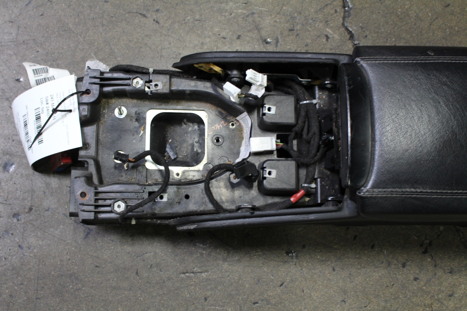 Maserati GranCabrio, Center Console, Used, P/N 9816065 / 980145007