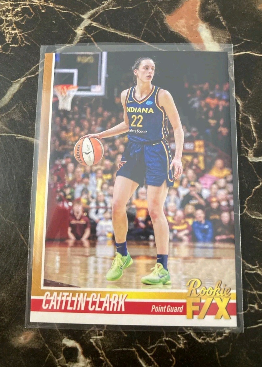 2023-2024 CAITLIN CLARK ROOKIE Indiana Fever from the WNBA Team Set