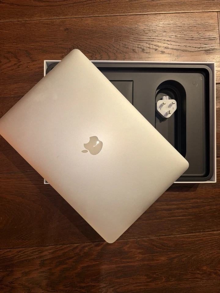 Apple MacBook Pro 15" 2015 · i7 · 16GB · 512GB, photo 4 of 5