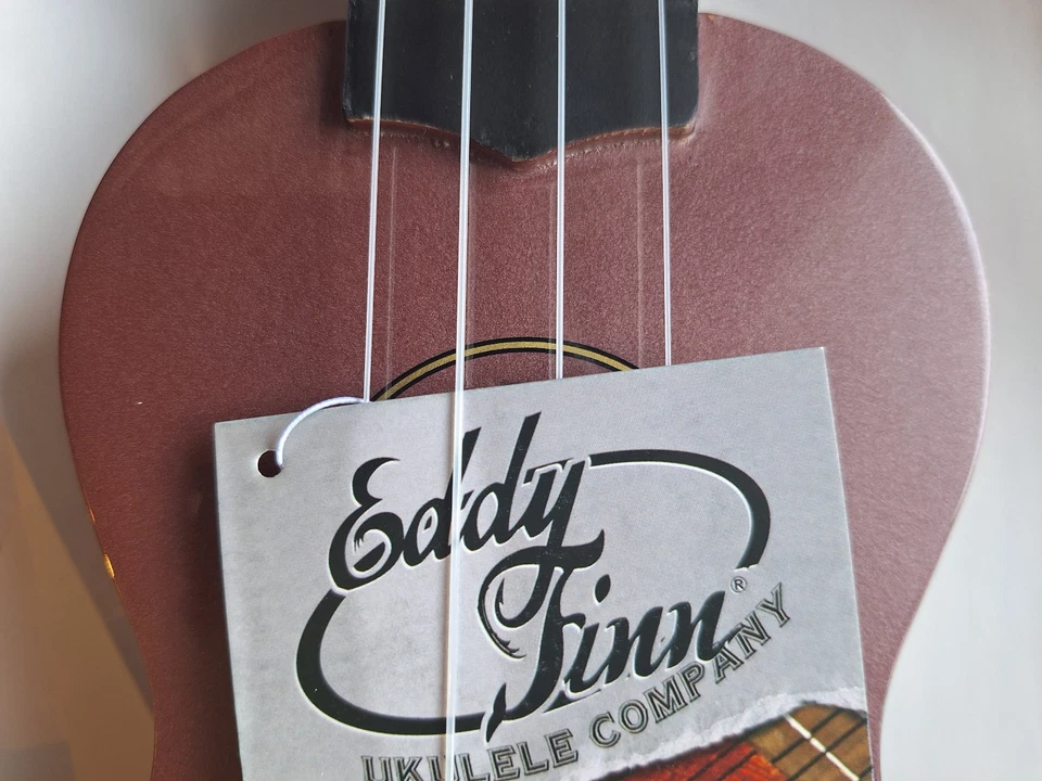 Eddy Finn Soprano Ukulele, Wood, Metallic Burgundy, + FREE Gig Bag,Strap &Tuner - Image 3 of 4