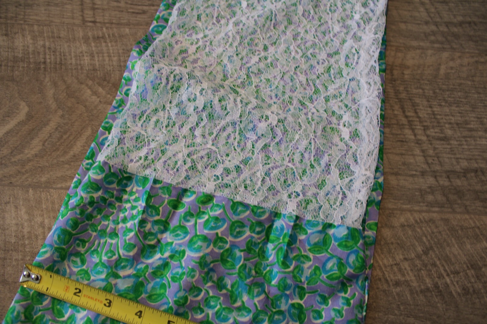 Lightweight Infinity Loop Accent Scarf Floral Lac… - image 8