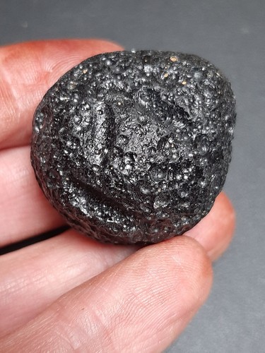 Tektite Philippinite Rizalite 35,97 g / 3,2 cm Bella texture Vetro Impact - Foto 6 di 11