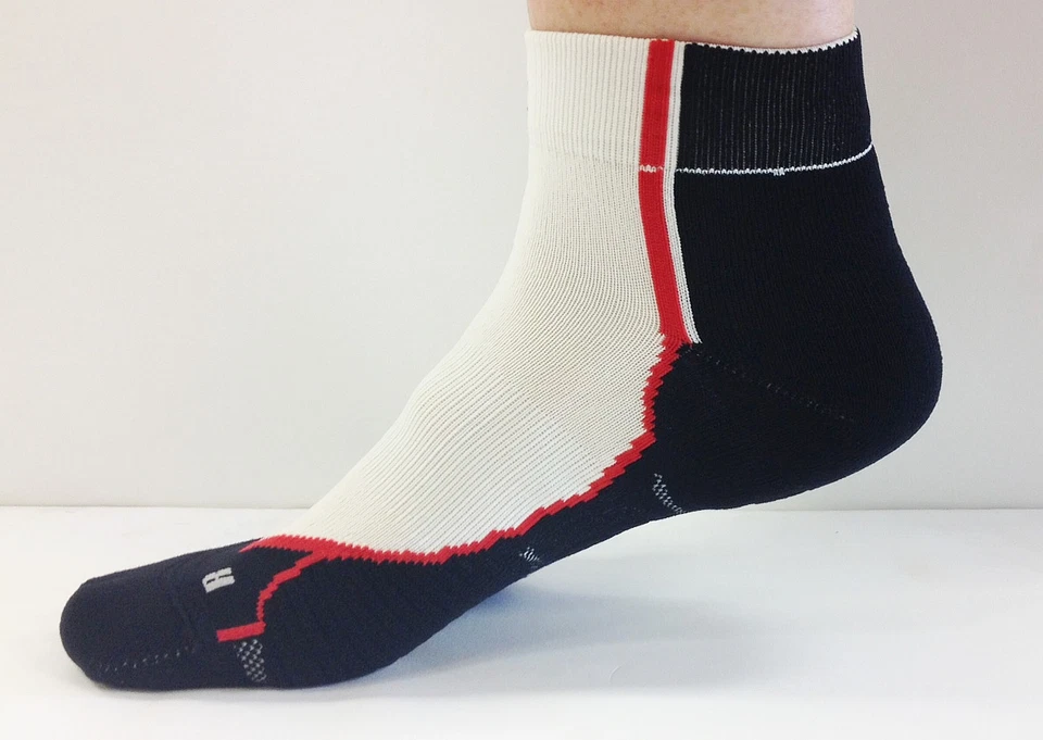 X L.E. Calcetines bajos en rojo de Cannondale: calcetines de ciclismo de carretera Foto 2 de 3