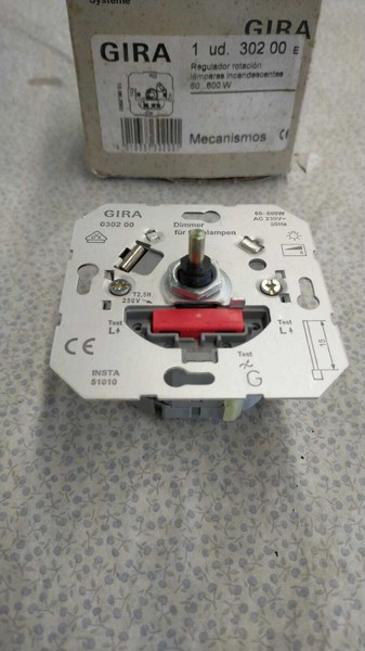 REGULADOR DE INTENSIDAD GIRA 30200