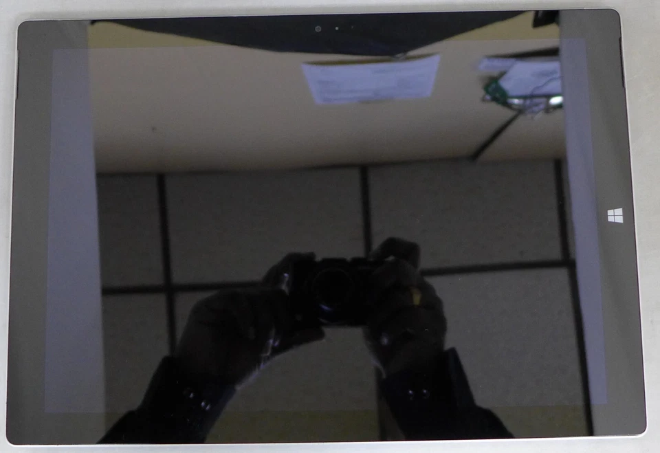 Microsoft Surface Pro 3, i5, 13", 4GB, 128GB - Has touch issue - Image 4 of 4