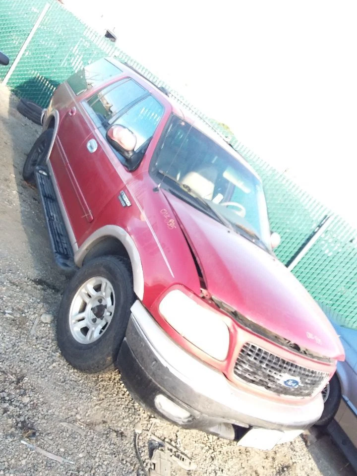 Used Washer Fluid Reservoir fits: 1999 Ford Expedition low fluid sensor Grade A - Image 2 of 4