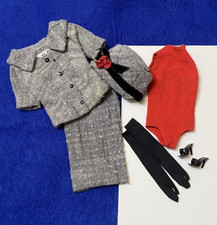 VINTAGE BARBIE CAREER GIRL 954 COMPLETE-Long black gloves-Black heels-Hat-Nice 