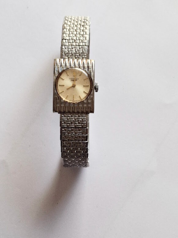 Longines rectangular shape 1970s watch - image 3