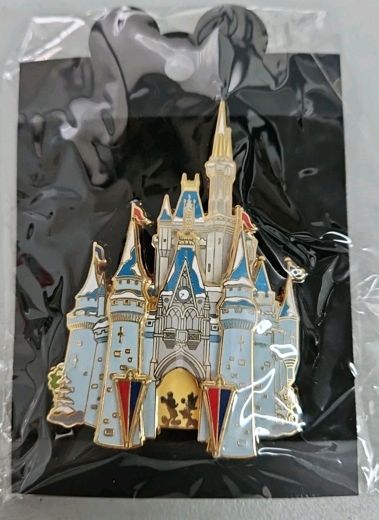 WDW Walt Disney World Castle Pin Mickey Mouse Cast Door Drawbridge