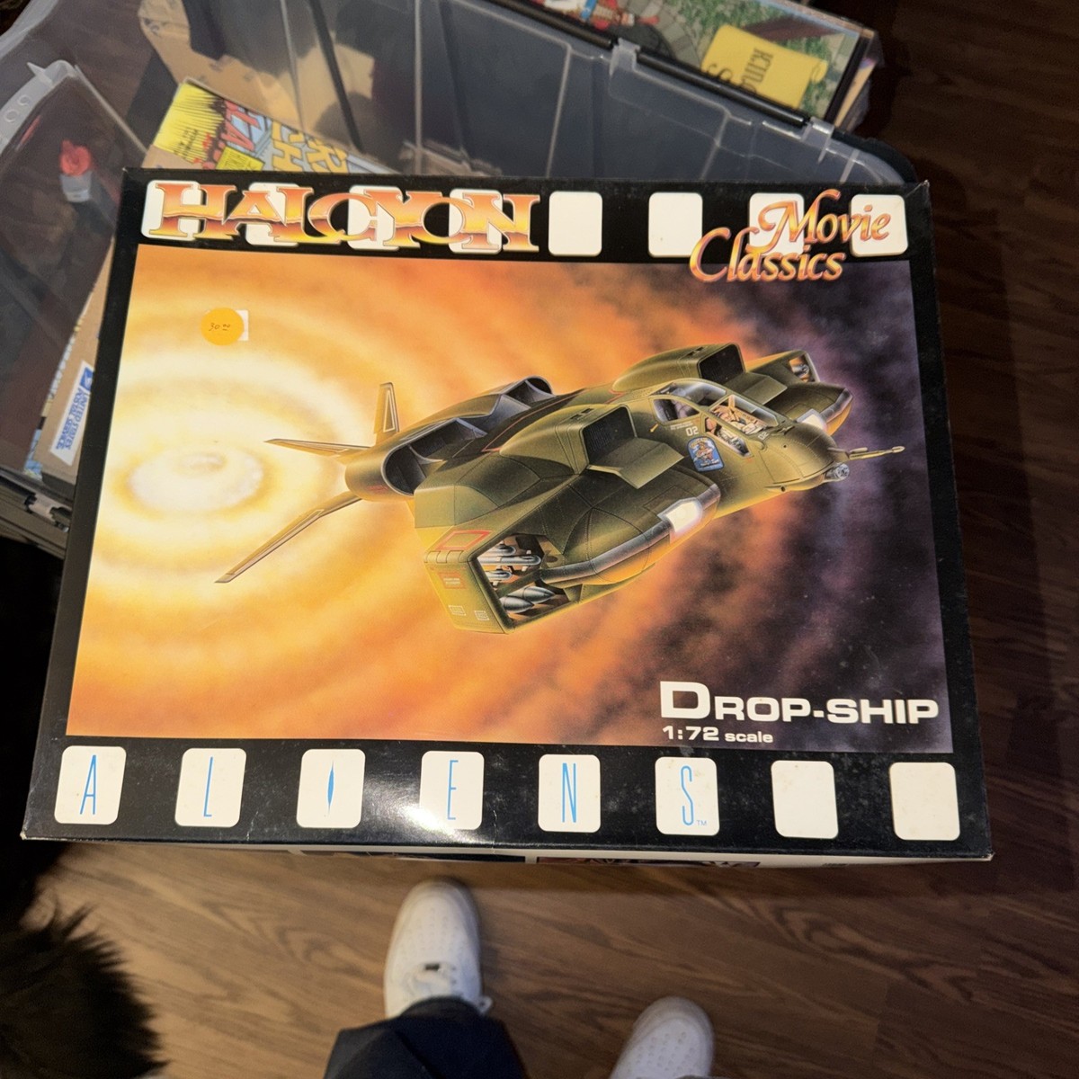 航空機・ヘリコプター HALOON ALIENS Drop-Ship 1:72 Aliens Drop Ship 1/72 Scale Model Kit Halcyon Movie Classics HAL02