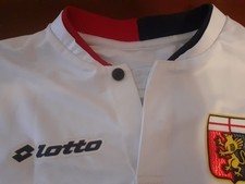 Maglia Genoa 2018-2019, il blu si fonde con il rosso Maglia Genoa 2018-2019, il blu si fonde con il rosso