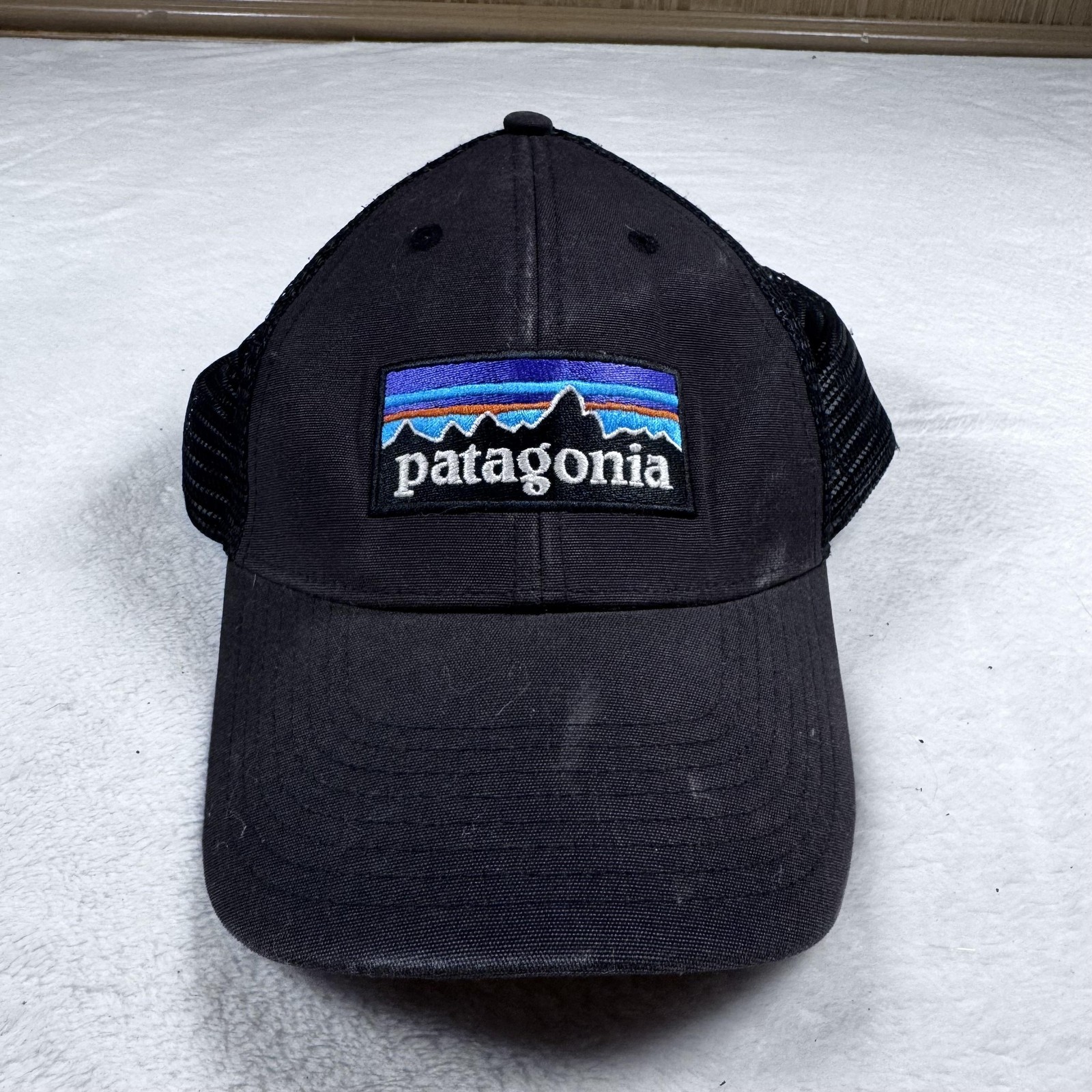 Patagonia Hat Cap Snap Back Mens One Size Black Patch Logo Mesh Trucker