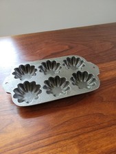 Vintage Cast Iron Turks Head Cornbread Muffin 10 x 5.5 Made in USA