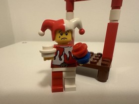 LEGO Castle 7953 Court Jester 100% complete w/ minifig and instructions