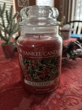 New- Yankee Candle 22 oz Hollyberry Retired Scent