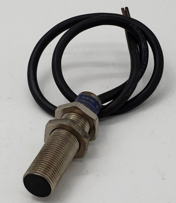 TELEMECANIQUE SENSOR XS1M12PA370L2 Ue 12..48V DC INDUKTIVER NÄHERUNGSSENSOR