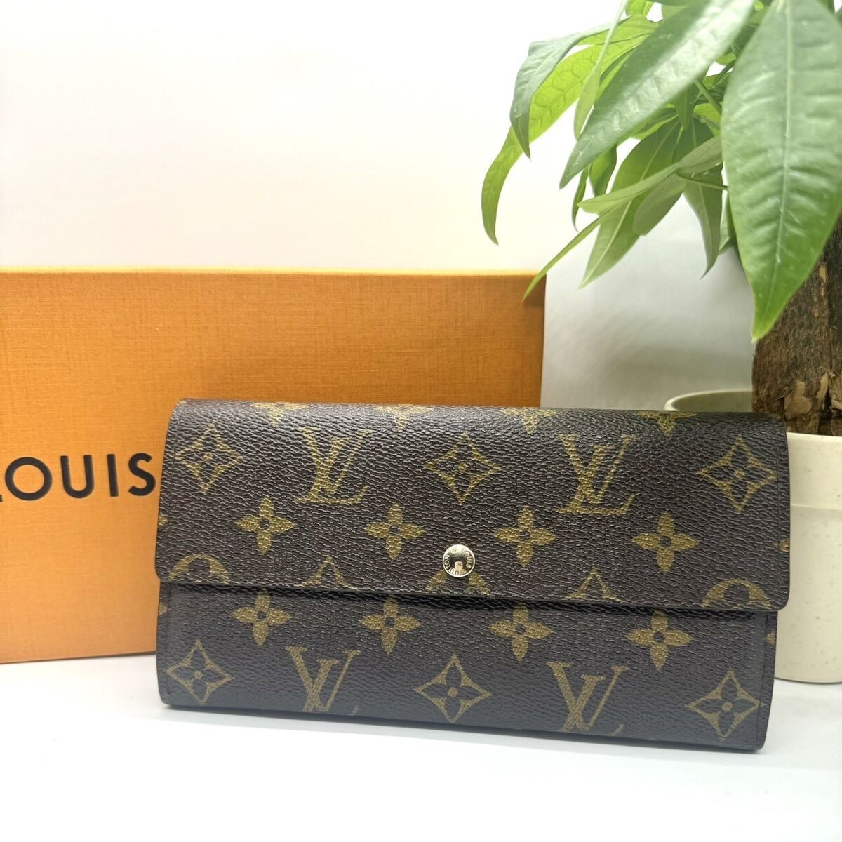Louis Vuitton Sarah Wallet Monogram M61734 Authentic SD0123 Louis Vuitton Sarah Wallet Monogram M61734 Authentic SD0123