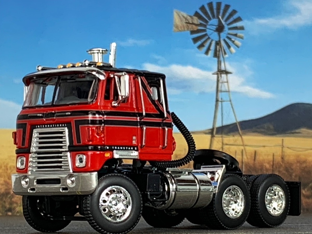 ダイキャストプロモーション　International Transtar COE Die-Cast Promotions DCP International TranStar COE hauling a