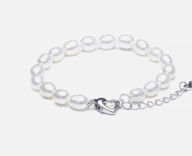 Bracelet perles de culture mode, l'accessoire tendance pour sublimer vos tenues de soirée