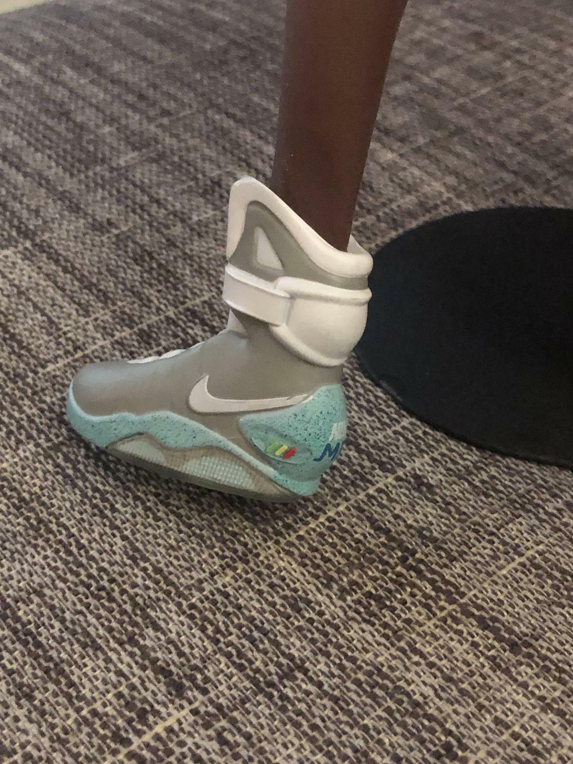 Nike Mag Back to the Future 2016 Auto-Lacing – Geprüftes Sammlerexemplar (Zustand Near Mint 8.5)