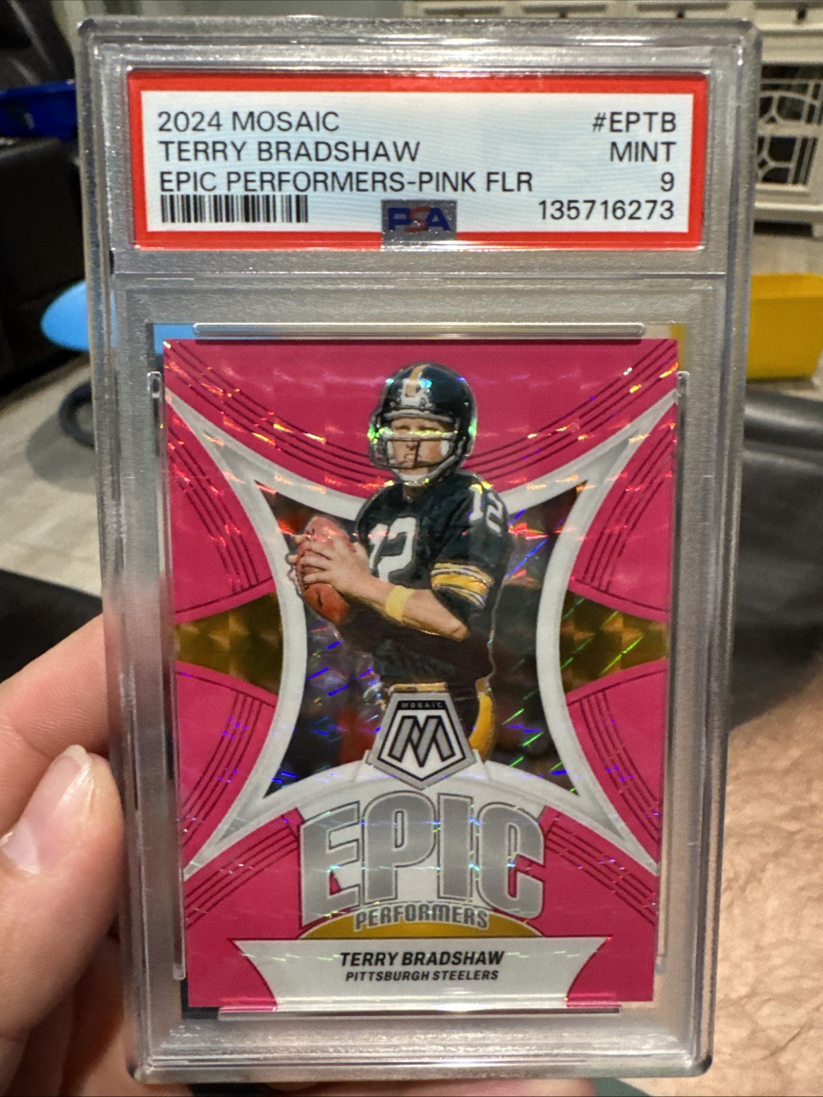 2024 Mosaic Terry Bradshaw Epic Performances Pink Fluorescent /10 PSA 9 Steelers