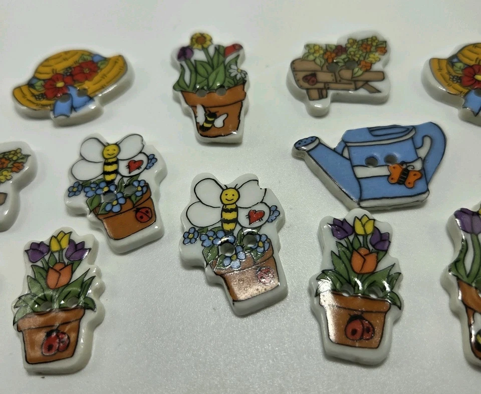 VTG Unknown Brand 12 Ceramic Sewing Buttons Flower Pots Watering Cans Bonnets - Image 4 of 4